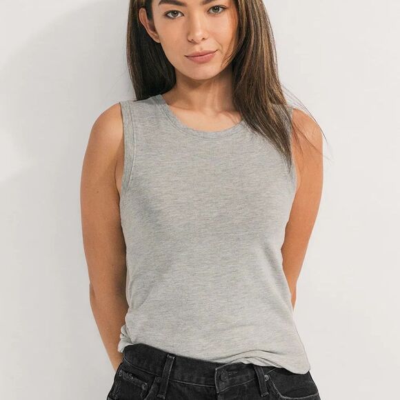 🔥easy standard Fitted Muscle Tank sz small New - Picture 1 of 3
